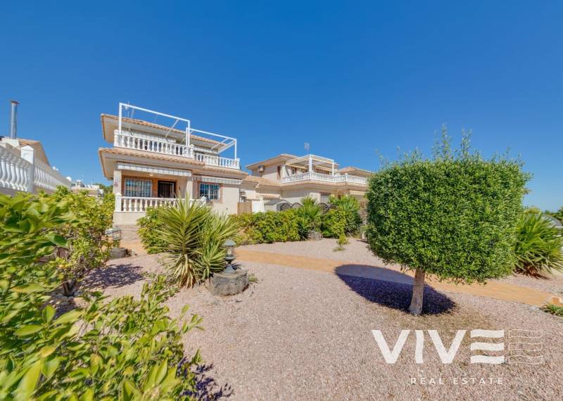 Villa - Försäljning  - Orihuela Costa - Los Dolses