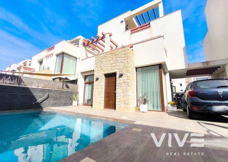 Villa - Försäljning  - Rojales - Pueblo bravo