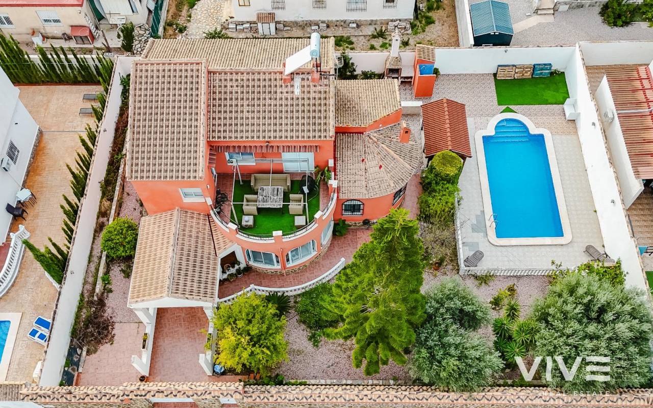 Villa - Försäljning  - Torrevieja - 65931