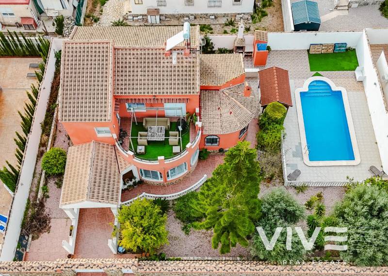 Villa - Segunda mano - Torrevieja - Torrevieja