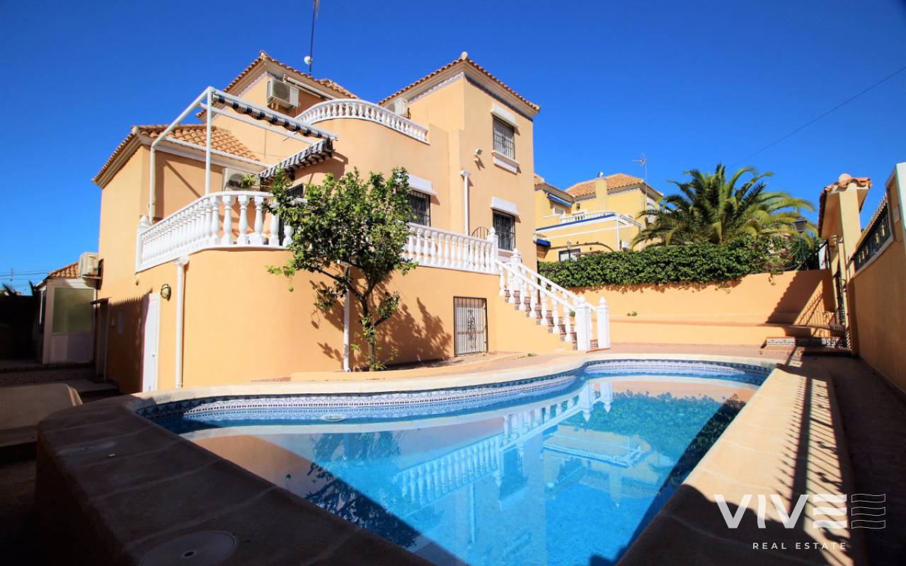 Villa - Verkauf - Orihuela Costa - RE0042
