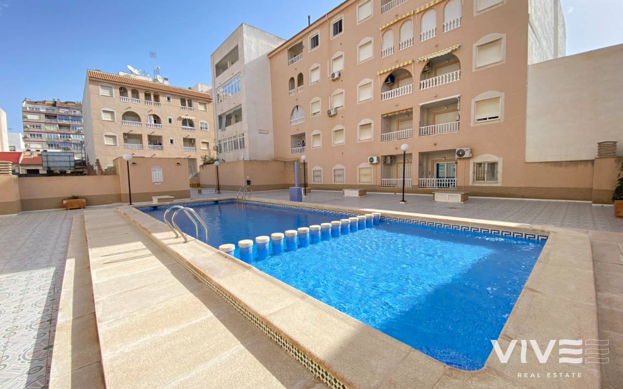 Wohnung - Verkauf - Torrevieja - RE0202 