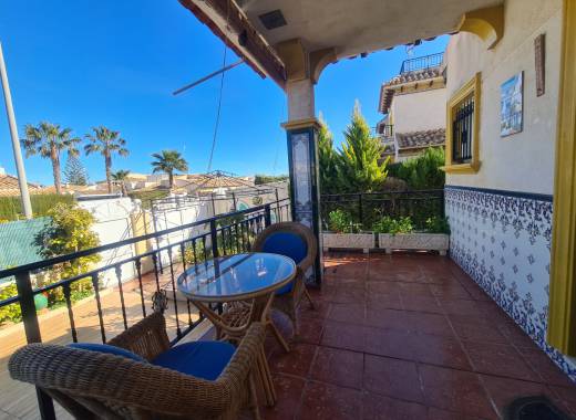 Casa con vistas al mar en Playa Flamenca cerca de Zenia
