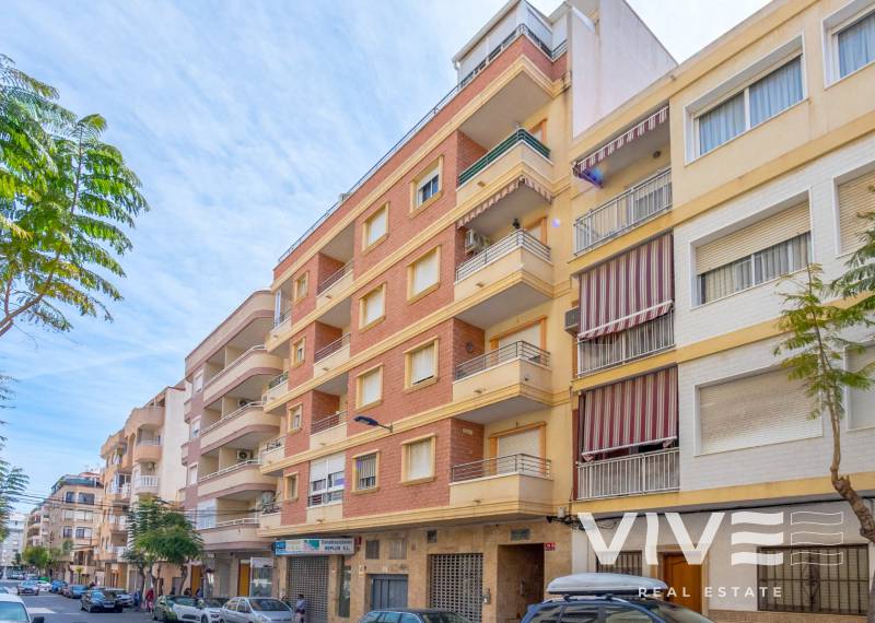 Apartment / flat - Resale - Torrevieja - Centro