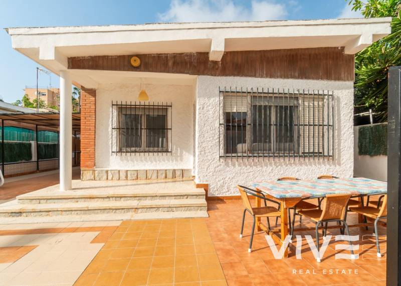 Villa - Försäljning  - Torrevieja - Aguas Nuevas