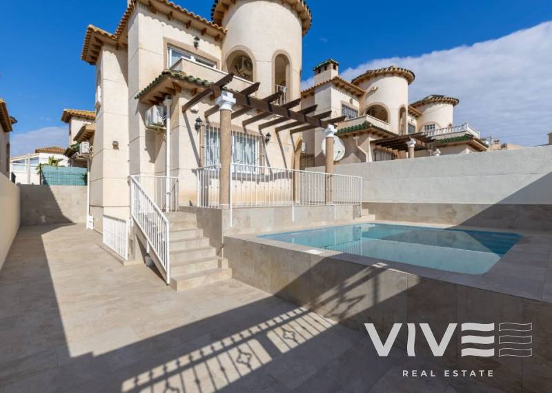 Detached Villa - Resale - Orihuela Costa - Villamartin