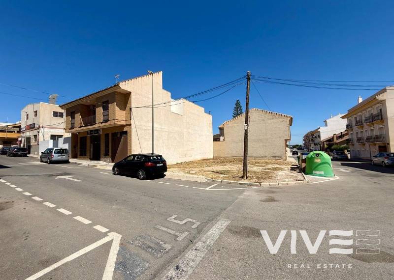 Parcela/Terreno - Segunda mano - San Miguel de Salinas - CENTRO URBANO